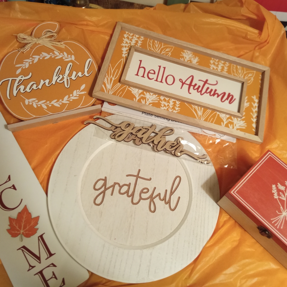 Autumn Themed Decorative Signs Set